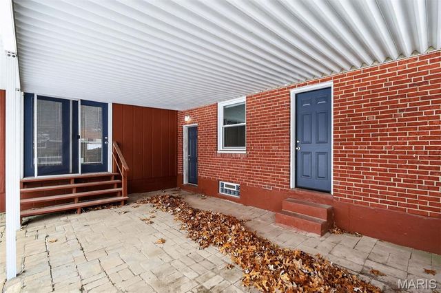 1221 Thatcher Avenue, St Louis, MO 63135