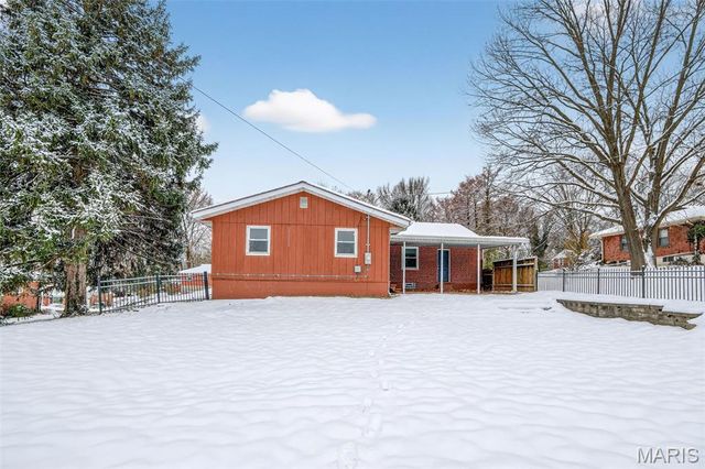 1221 Thatcher Avenue, St Louis, MO 63135