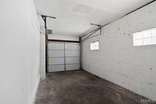 1221 Thatcher Avenue, St Louis, MO 63135