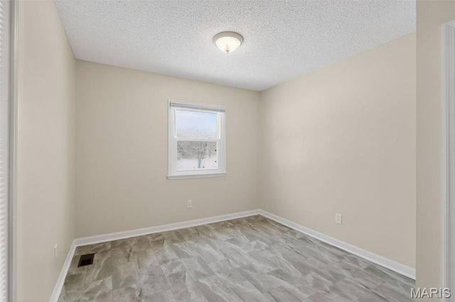 1221 Thatcher Avenue, St Louis, MO 63135