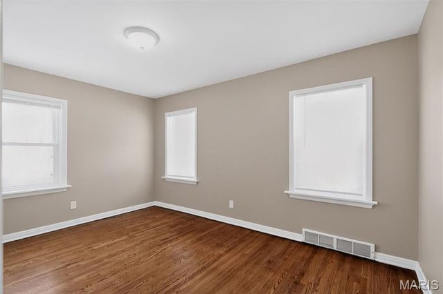 1221 Thatcher Avenue, St Louis, MO 63135