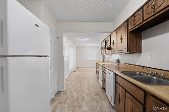 1221 Thatcher Avenue, St Louis, MO 63135