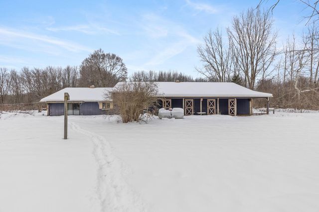 789 7th Street, Plainwell, MI 49080