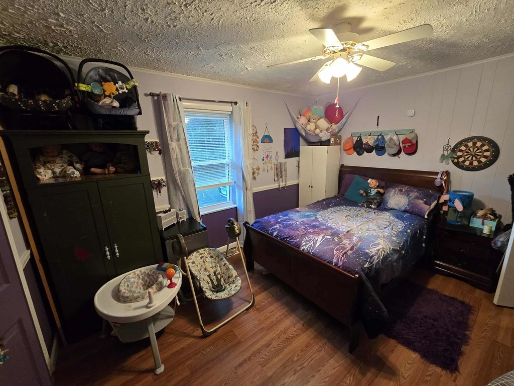 Image 22 of property listing at 16737 N County Farm Lane, Mt Vernon, IL 62864