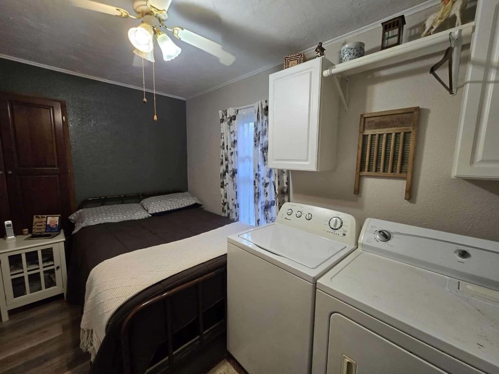Image 23 of property listing at 16737 N County Farm Lane, Mt Vernon, IL 62864
