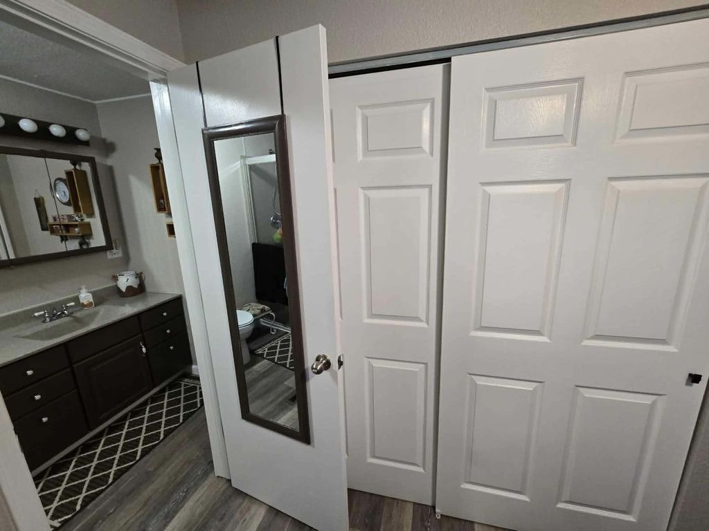 Image 24 of property listing at 16737 N County Farm Lane, Mt Vernon, IL 62864