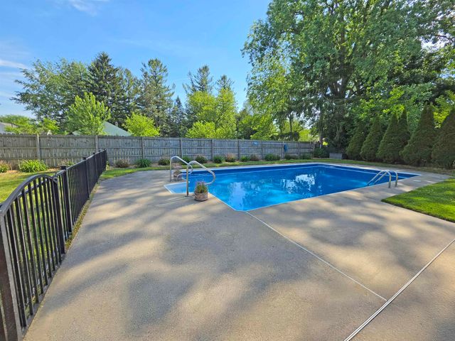 5 Brian Scott Place, Saginaw, MI 48602