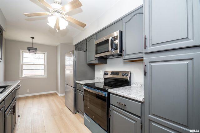 308 E CORRINGTON Avenue, Peoria, IL 61603