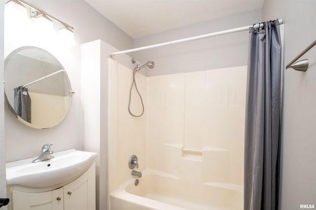 308 E CORRINGTON Avenue, Peoria, IL 61603