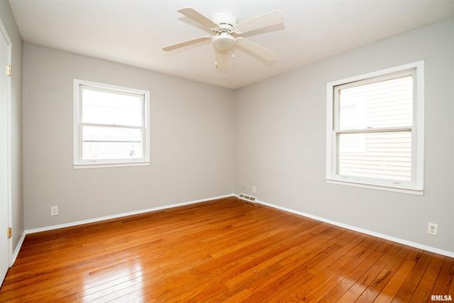 308 E CORRINGTON Avenue, Peoria, IL 61603