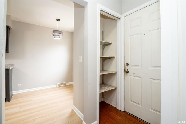 308 E CORRINGTON Avenue, Peoria, IL 61603