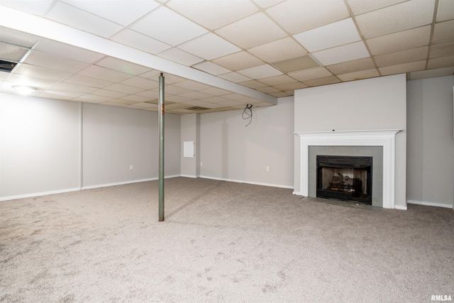 308 E CORRINGTON Avenue, Peoria, IL 61603