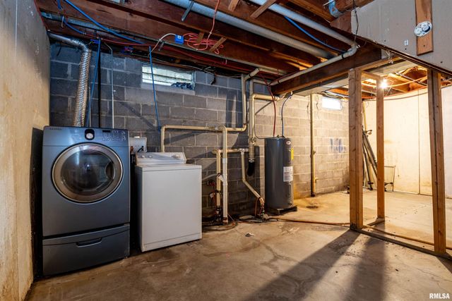 308 E CORRINGTON Avenue, Peoria, IL 61603