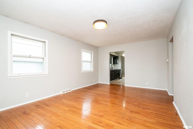 308 E CORRINGTON Avenue, Peoria, IL 61603