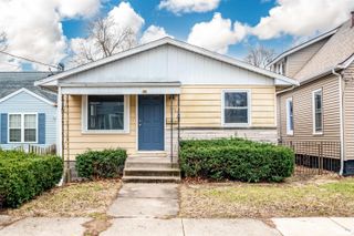 308 E CORRINGTON Avenue, Peoria, IL 61603