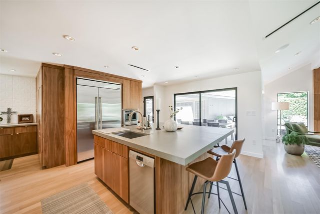 4122 N Braeswood Boulevard, Houston, TX 77025