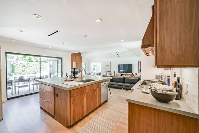 4122 N Braeswood Boulevard, Houston, TX 77025