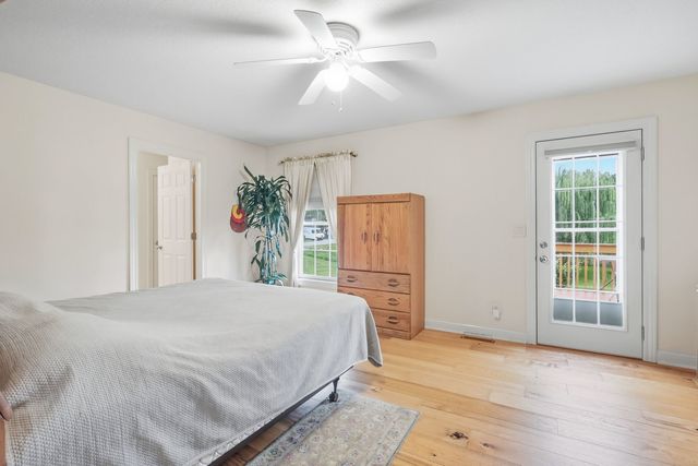 4 Hidden Valley Circle, Davenport, IA 52804