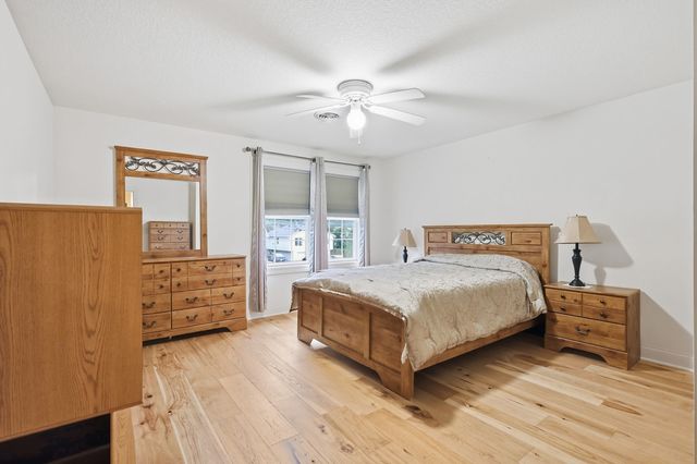4 Hidden Valley Circle, Davenport, IA 52804