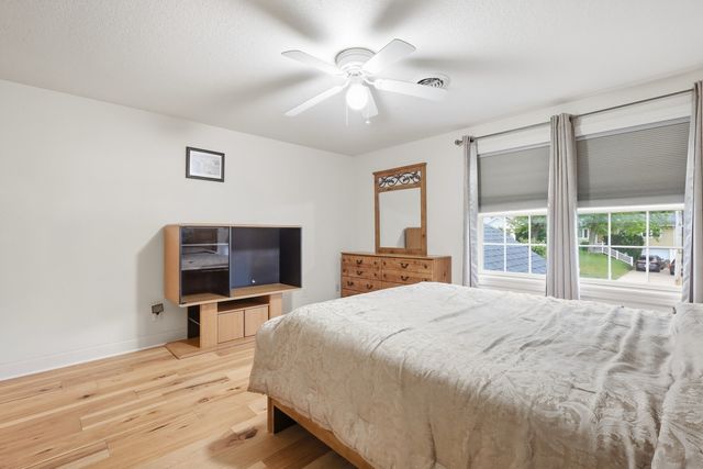 4 Hidden Valley Circle, Davenport, IA 52804