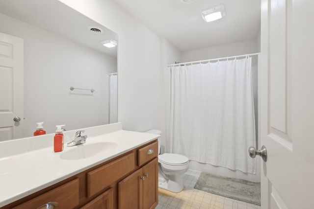 4 Hidden Valley Circle, Davenport, IA 52804