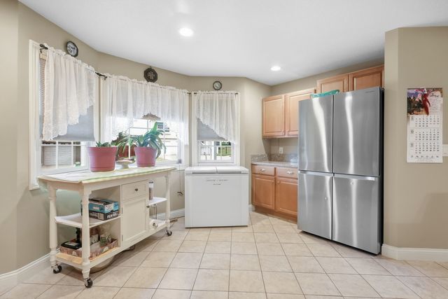4 Hidden Valley Circle, Davenport, IA 52804