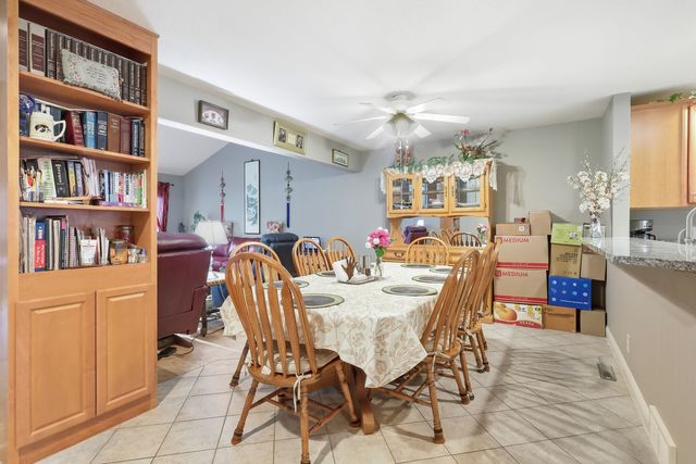 4 Hidden Valley Circle, Davenport, IA 52804