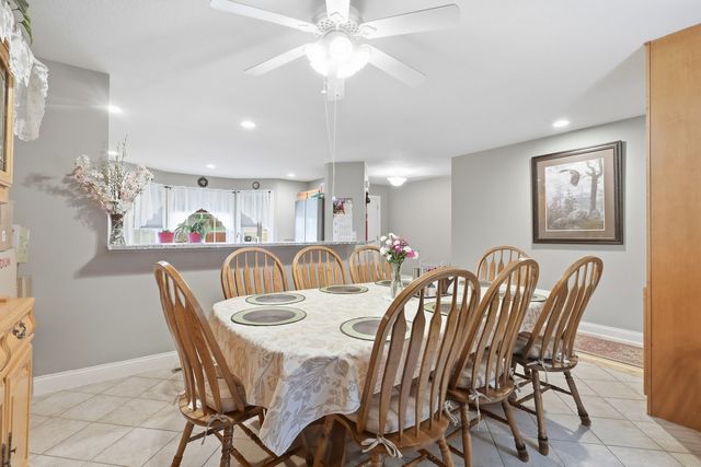 4 Hidden Valley Circle, Davenport, IA 52804
