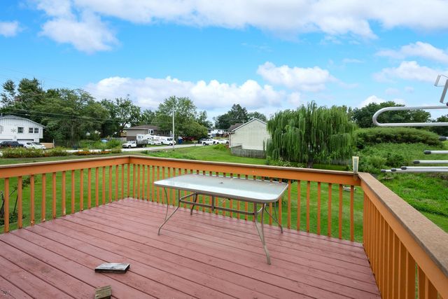 4 Hidden Valley Circle, Davenport, IA 52804