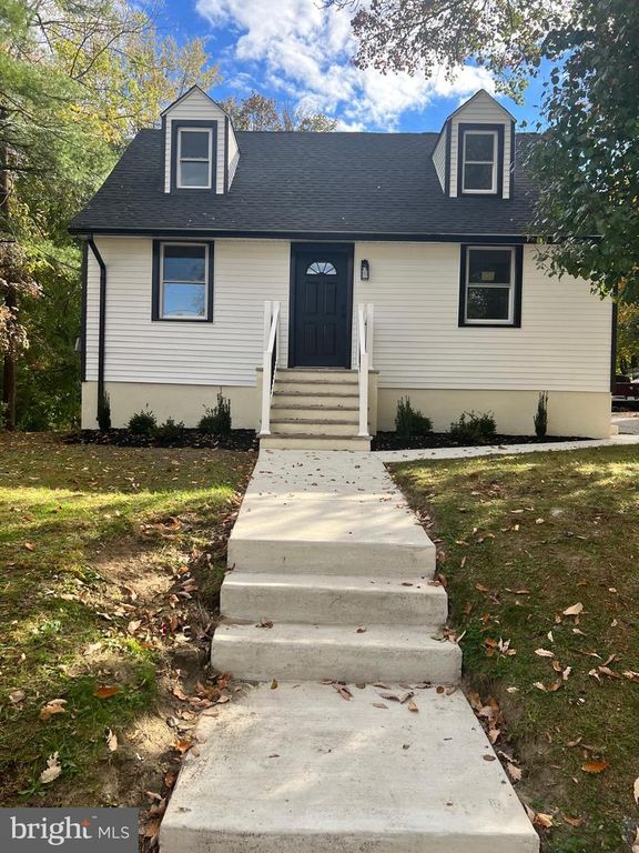 22 E CENTER OAK AVE, Lawnside, NJ 08045