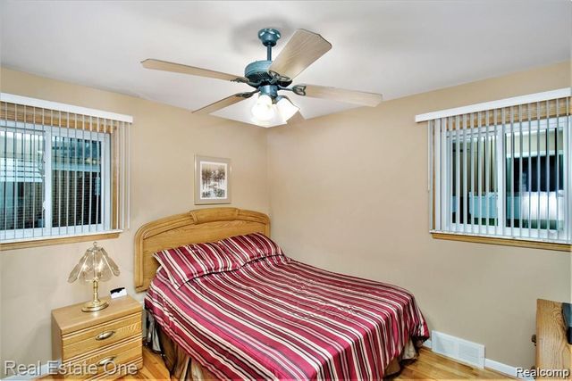 4327 Eastlawn Avenue, Wayne, MI 48184