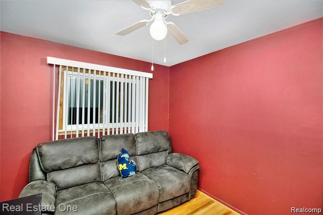 4327 Eastlawn Avenue, Wayne, MI 48184