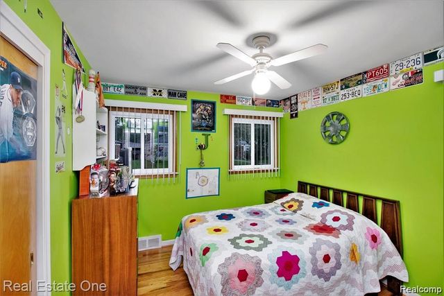 4327 Eastlawn Avenue, Wayne, MI 48184