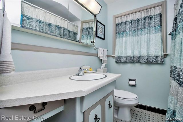 4327 Eastlawn Avenue, Wayne, MI 48184