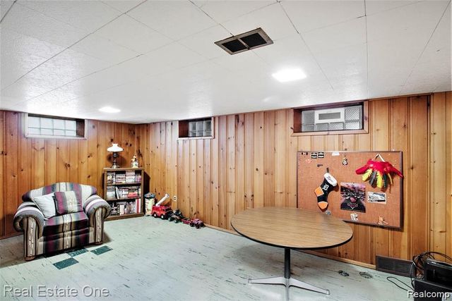 4327 Eastlawn Avenue, Wayne, MI 48184