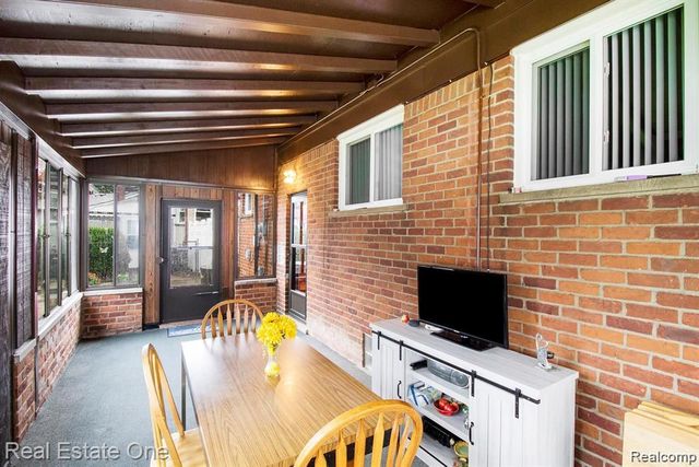 4327 Eastlawn Avenue, Wayne, MI 48184