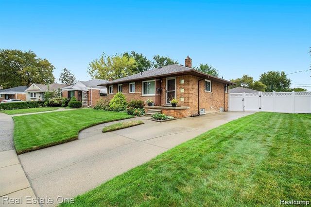4327 Eastlawn Avenue, Wayne, MI 48184