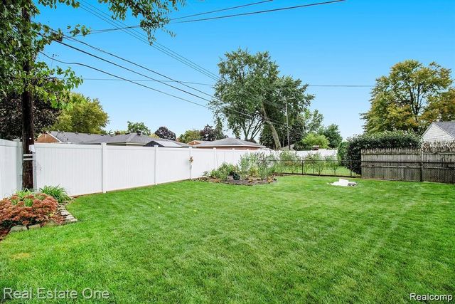 4327 Eastlawn Avenue, Wayne, MI 48184