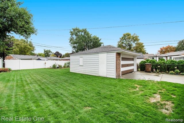 4327 Eastlawn Avenue, Wayne, MI 48184