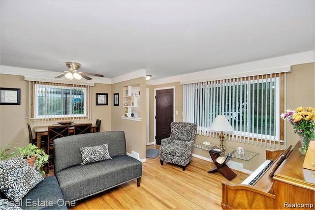 4327 Eastlawn Avenue, Wayne, MI 48184