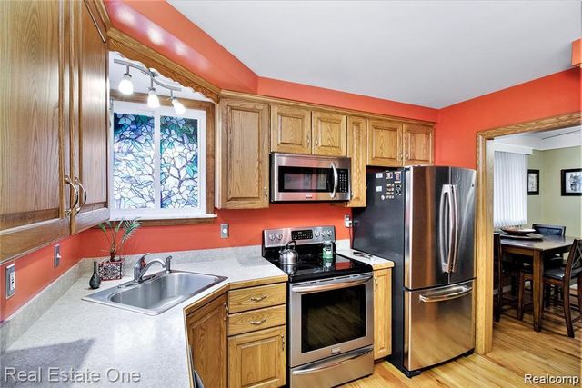 4327 Eastlawn Avenue, Wayne, MI 48184