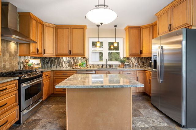 1433 Fulton Avenue, Winthrop Harbor, IL 60096