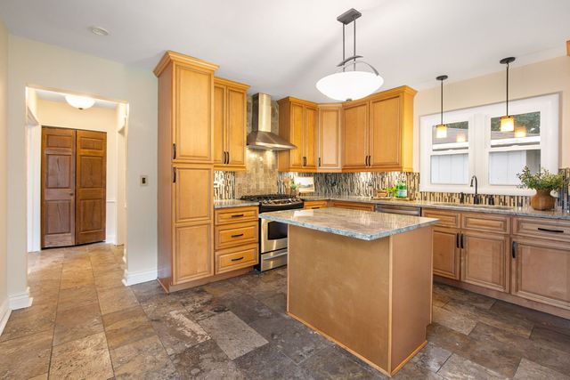 1433 Fulton Avenue, Winthrop Harbor, IL 60096