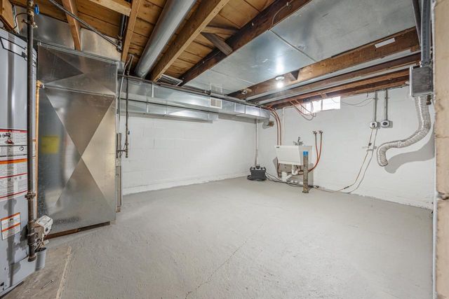 1852 MCCURDY STREET, Oshkosh, WI 54902