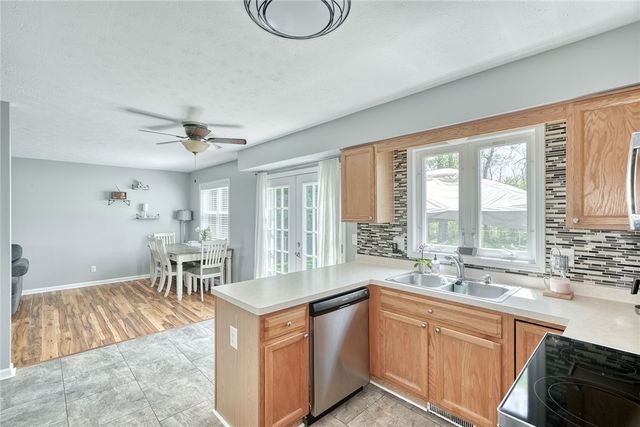 412 Burch Farm Drive, Clarkson, NY 14420