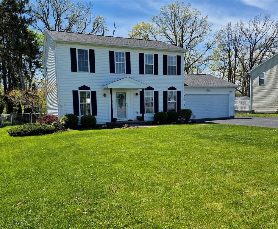 412 Burch Farm Drive, Clarkson, NY 14420