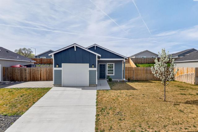 1305 12th St, Benton City, WA 99320