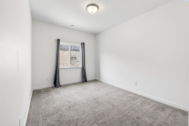 1305 12th St, Benton City, WA 99320