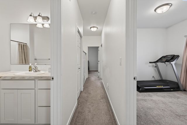 1305 12th St, Benton City, WA 99320