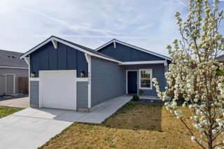 1305 12th St, Benton City, WA 99320